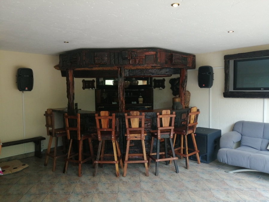 4 Bedroom Property for Sale in Boschenvaal River Front Lodges Free State